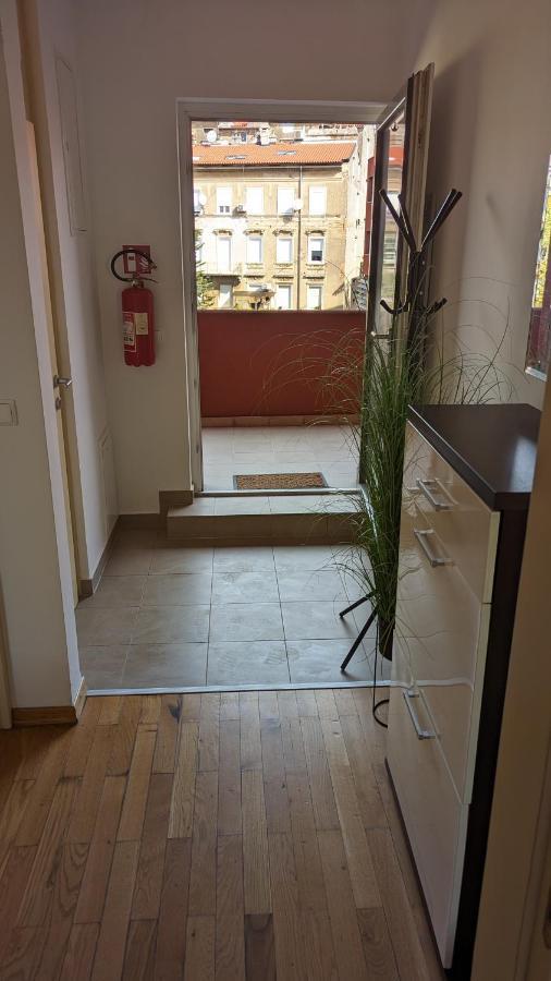 Downtown Fiume, Underground Garage Within The Property Extérieur photo