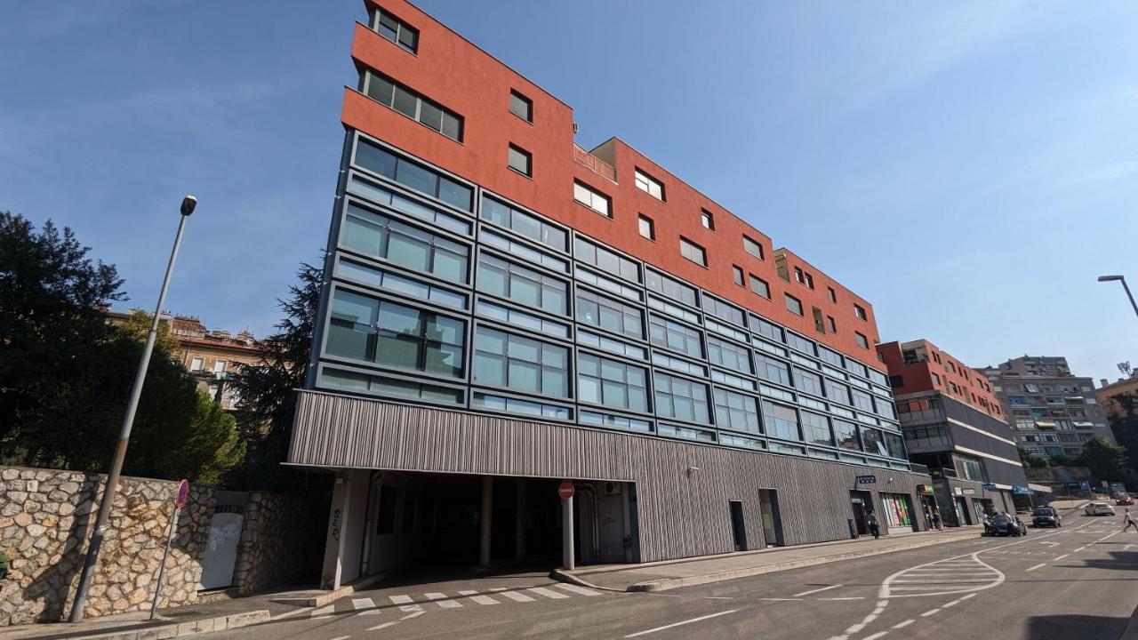 Downtown Fiume, Underground Garage Within The Property Extérieur photo