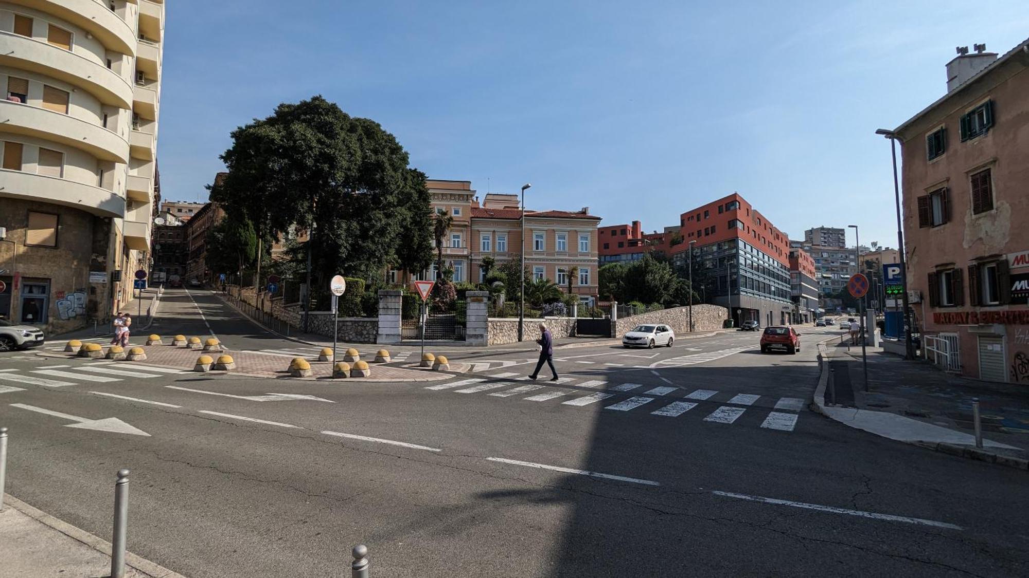 Downtown Fiume, Underground Garage Within The Property Extérieur photo