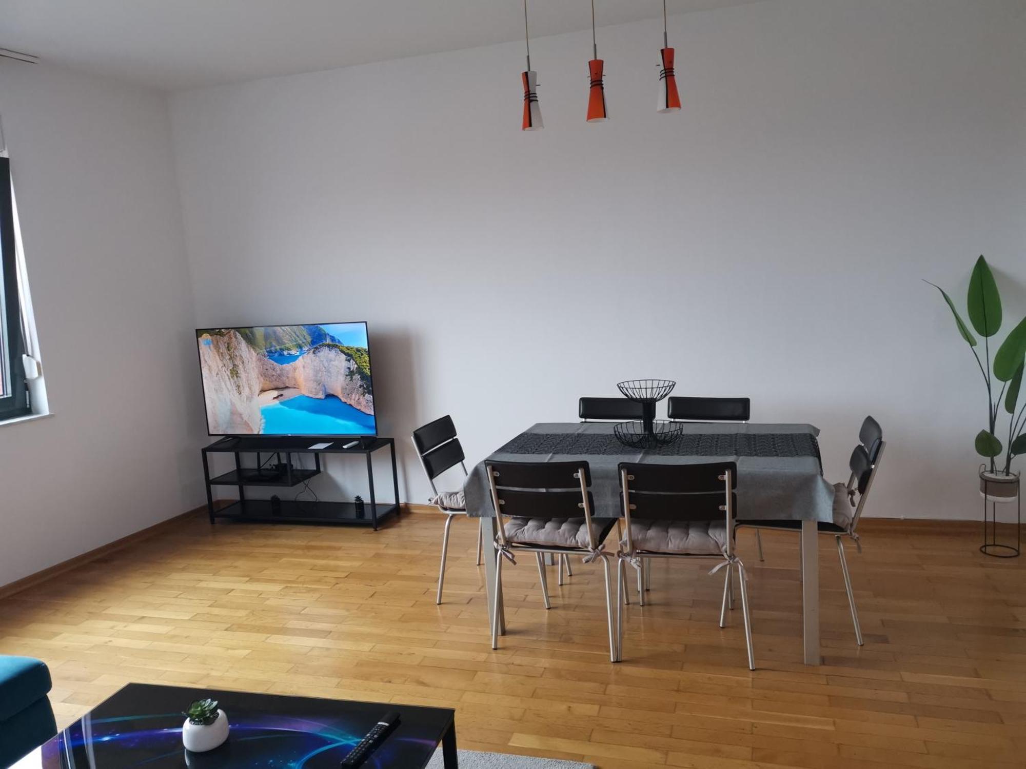 Downtown Fiume, Underground Garage Within The Property Extérieur photo